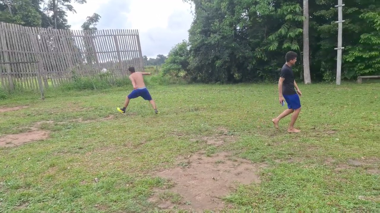 Marcelo dando piruleta