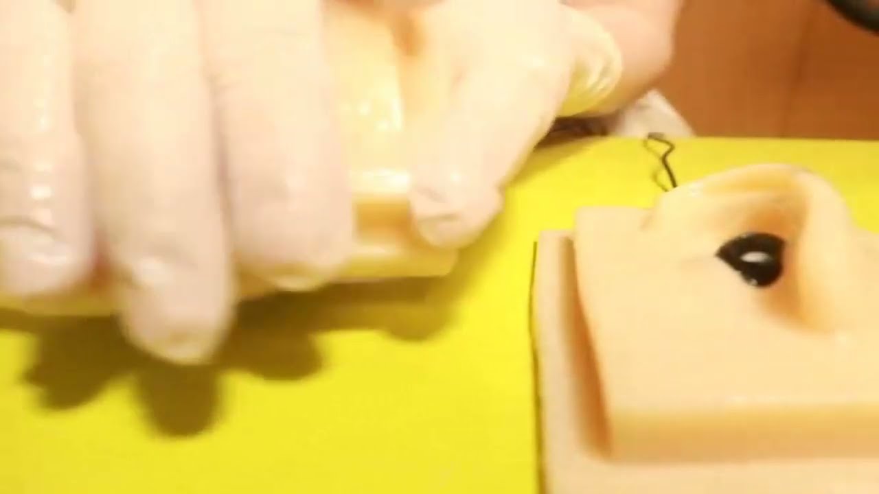 【ASMR】ラテックス&真っ赤なサテングローブ【シリコンお耳もあるよ】