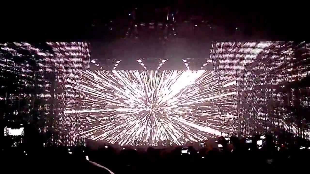 Mylène Farmer intro 07/09/2013 Paris Bercy
