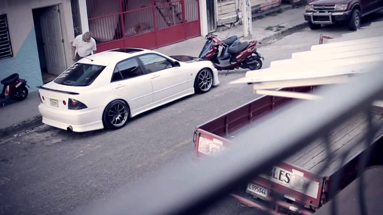 Lexus IS300 SXE10 Crew Meet