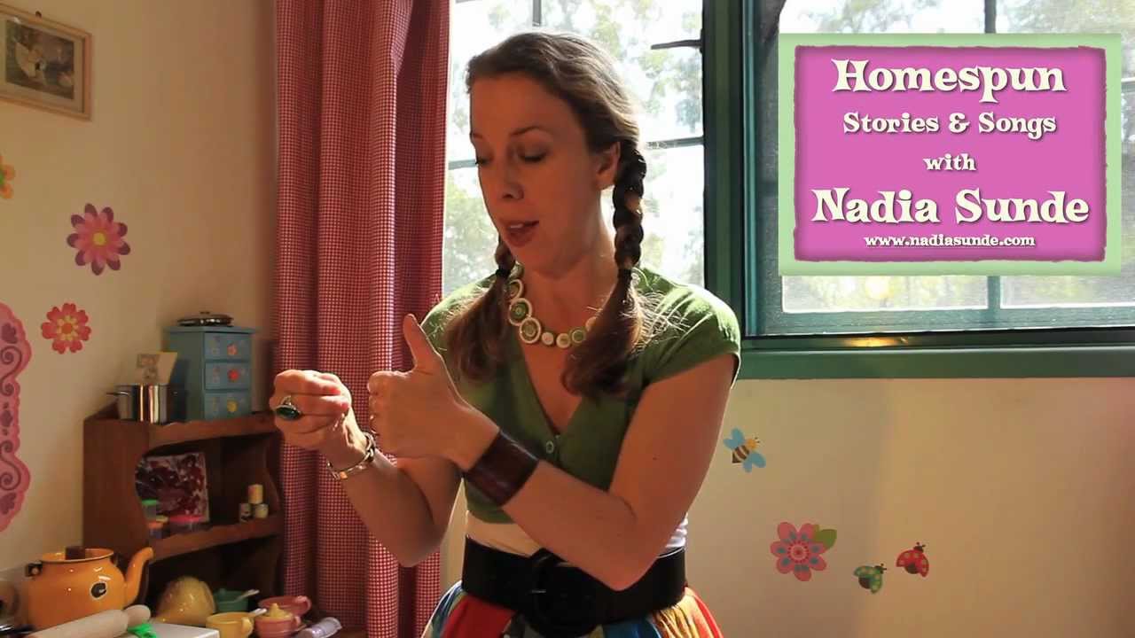 Nadia's Homespun Songs and Stories - Wiggle and Waggle