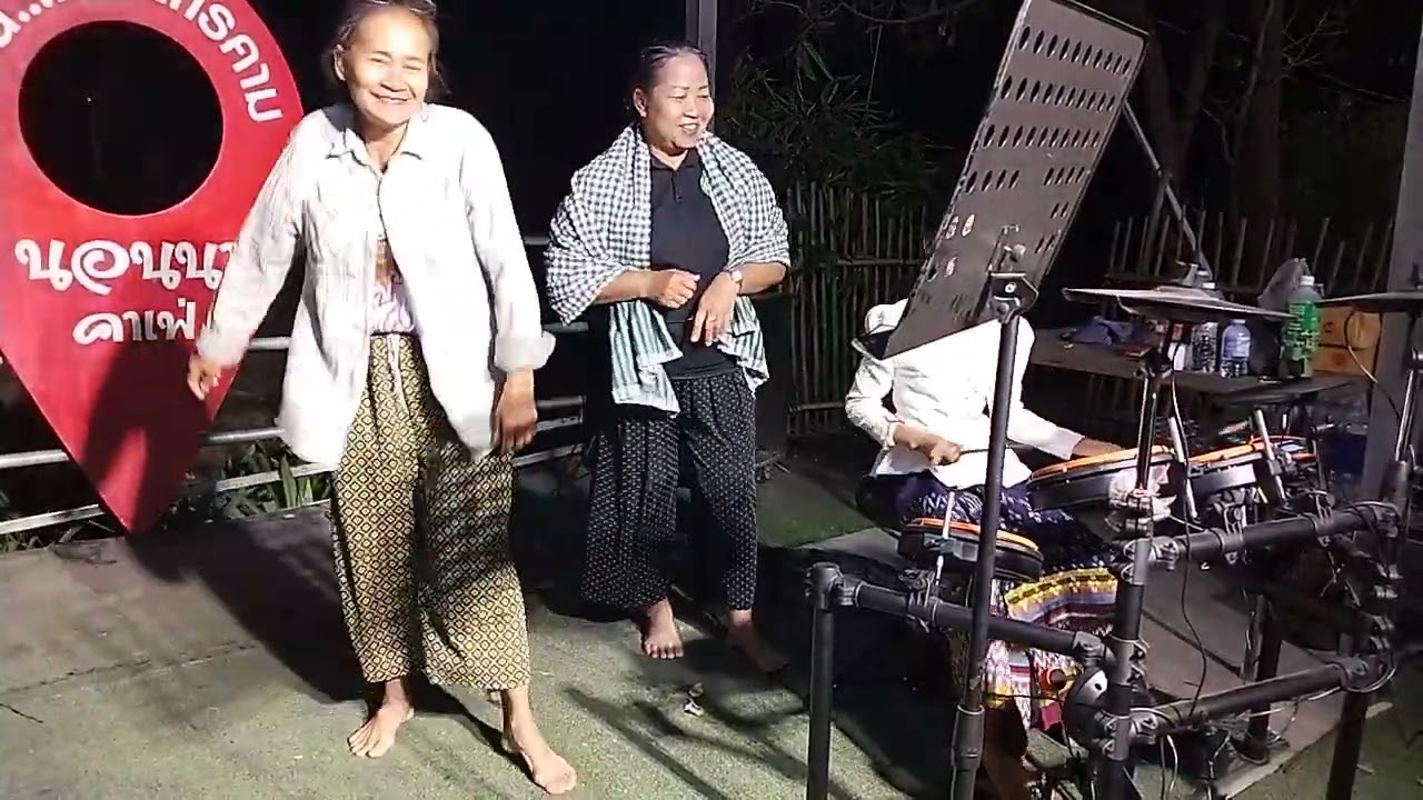 มือกองนักอาชีพ.ธิดาลาว