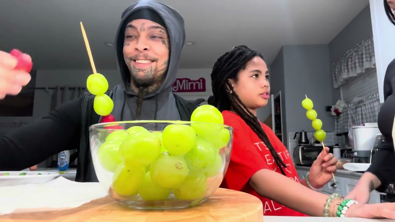 Attempting to Make Tanghulu with @JuiceJayy