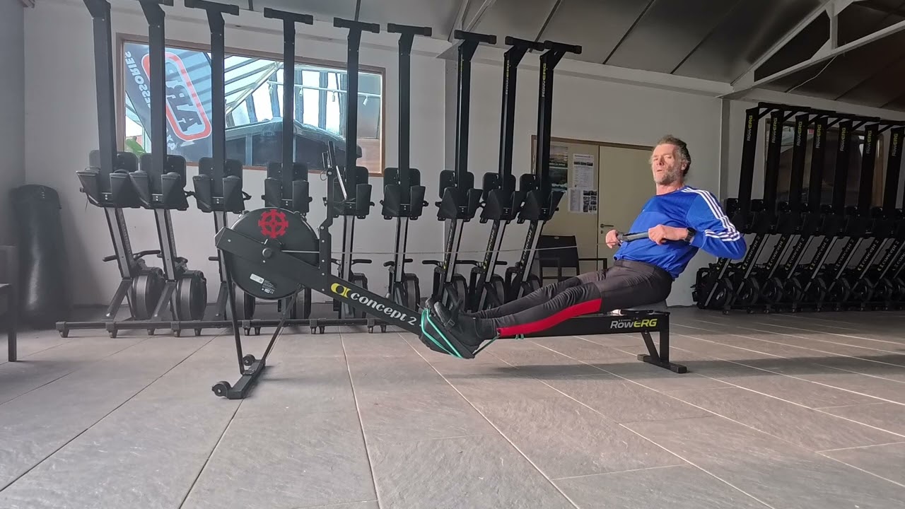 Technique ergomètre aviron : améliorez votre attaque, votre fin de traction et, addition des forces.