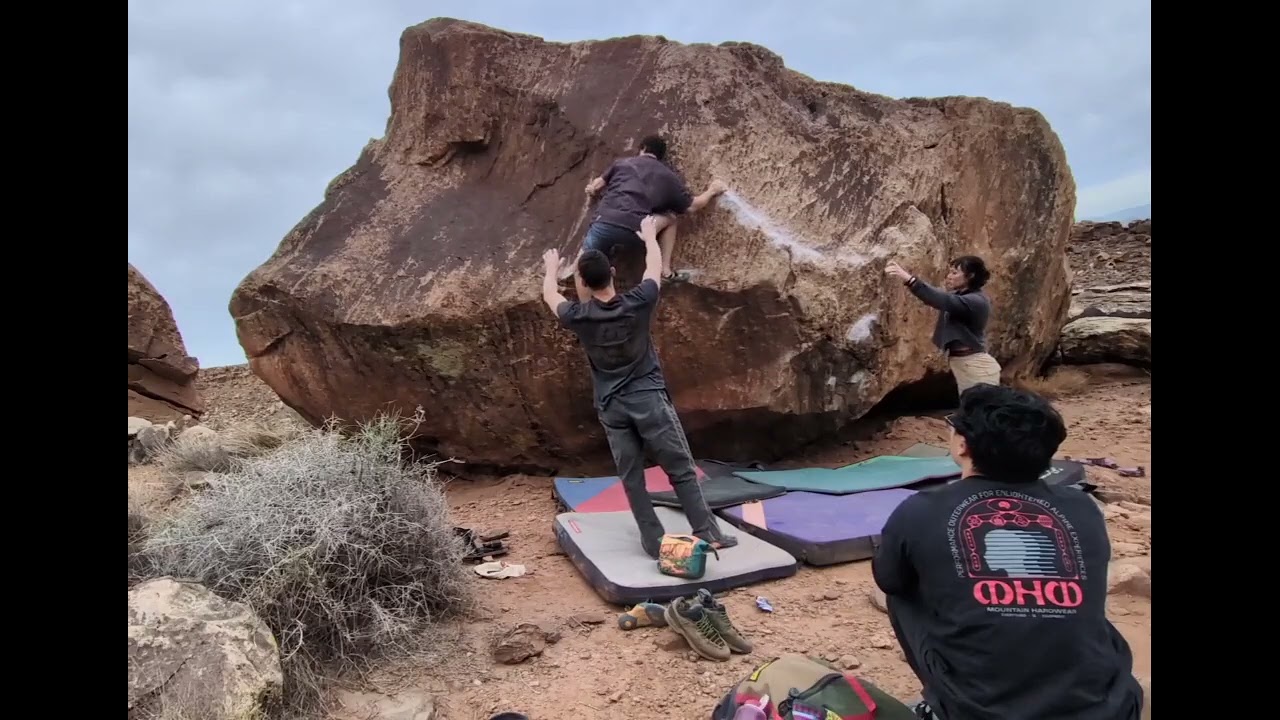 Tiger Moon Left V8 (Will) /// Moe’s Valley Bouldering