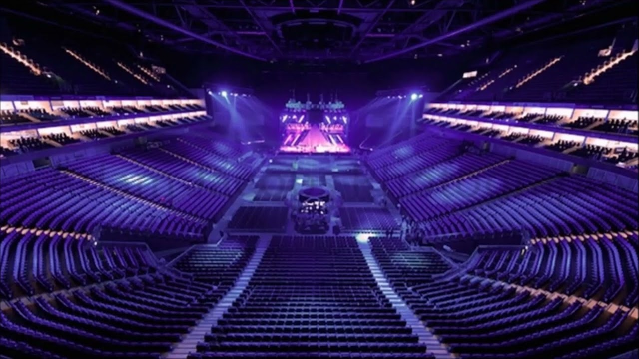 call call call by seventeen but you're in an empty arena