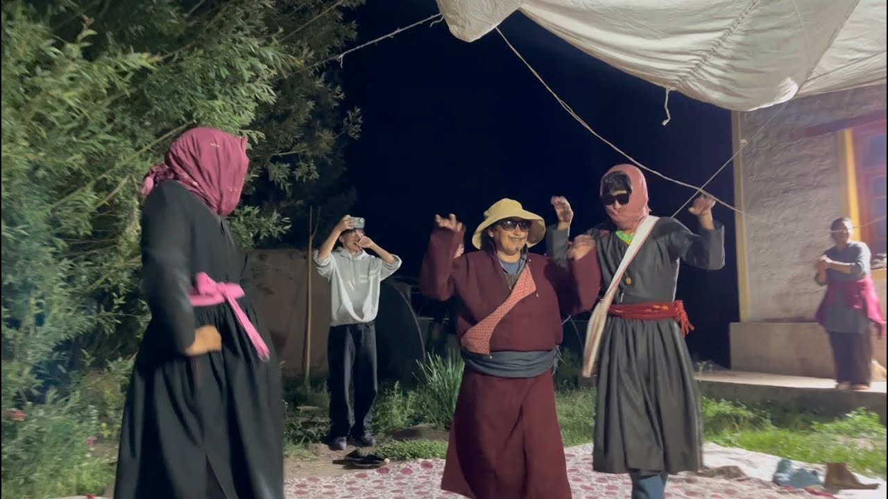 Typical ladakhi family GOL GOL/ picnic 💕 #ladakhivloger 