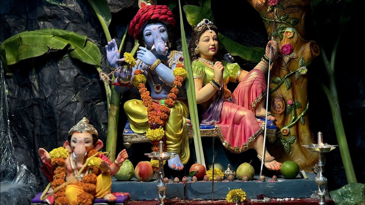 Ganpati Bappa Aagaman and Vishal Jain video ￼         ￼Om Ganesha Mitra Mandal 🙇🏻‍♂️👑
