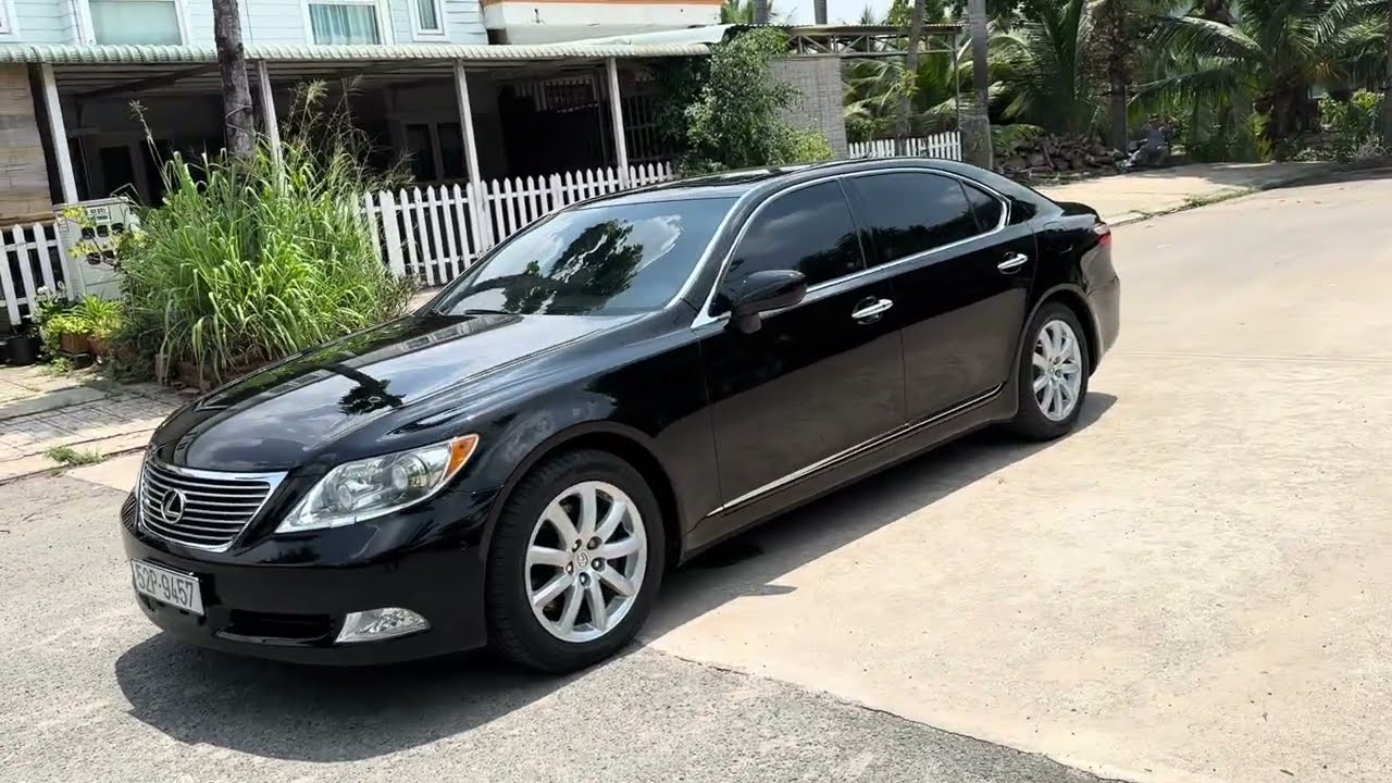 Trải nghiệm Lexus LS460 2006 – V8 4.6 siêu êm, đáng mua không? Lh 0909169991