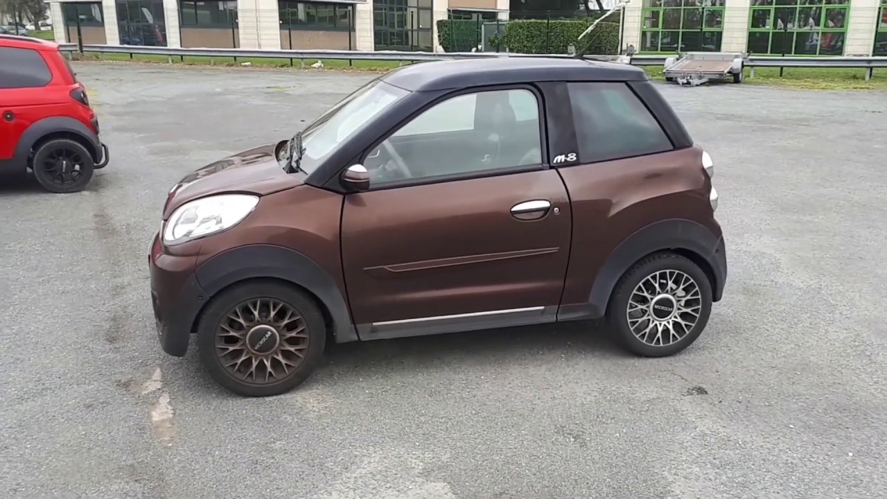 MICROCAR M8 ! Elle était en avance sur son temps.