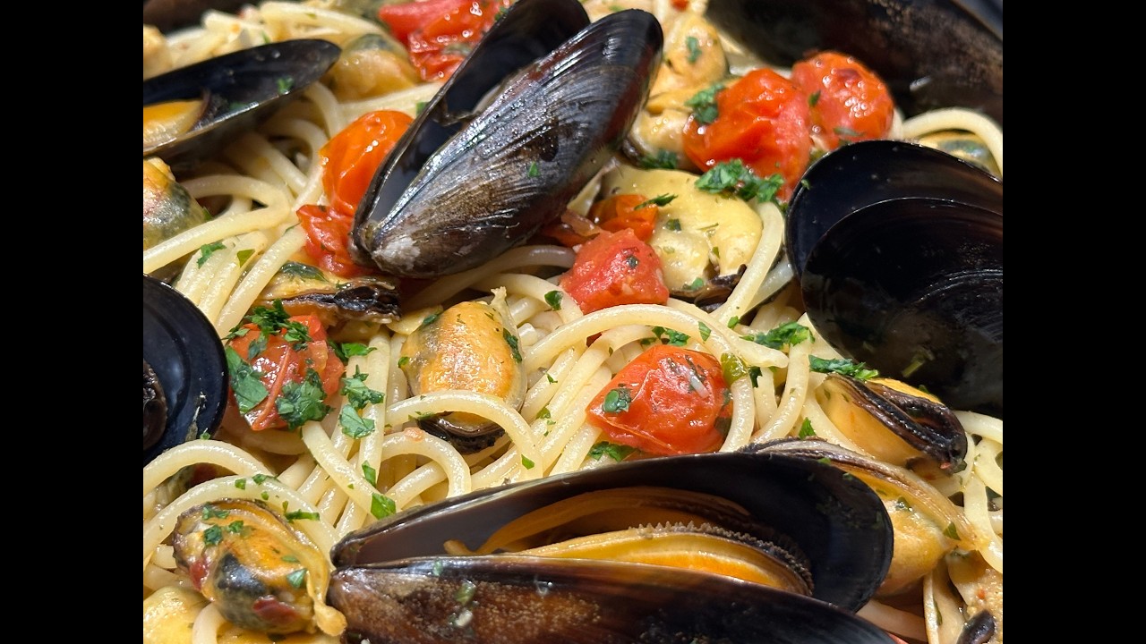 “PASTA E COZZE” – Mussels and pasta: an iconic Italian classic