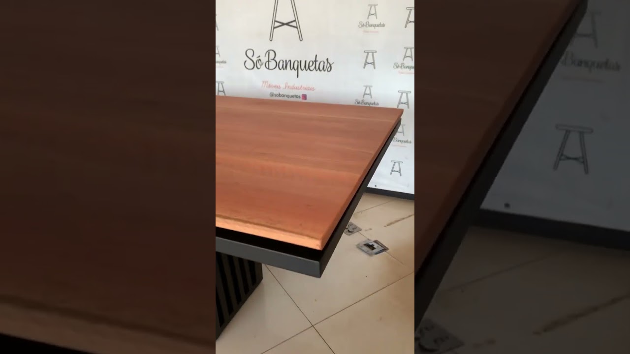 Mesa Industrial Moderna Com Tampo de Madeira