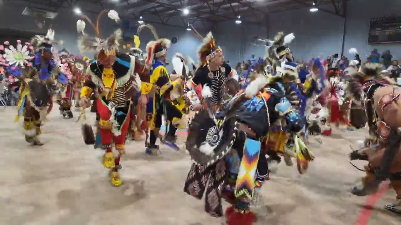 Men's Round bustle and chicken special Treaty Days pow wow 2022