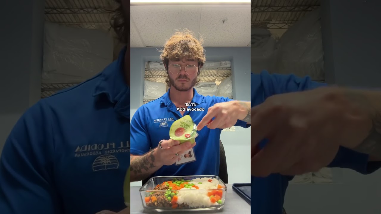 My lunch break routine as a 24 year old #bodybuilding #gaming #vlog