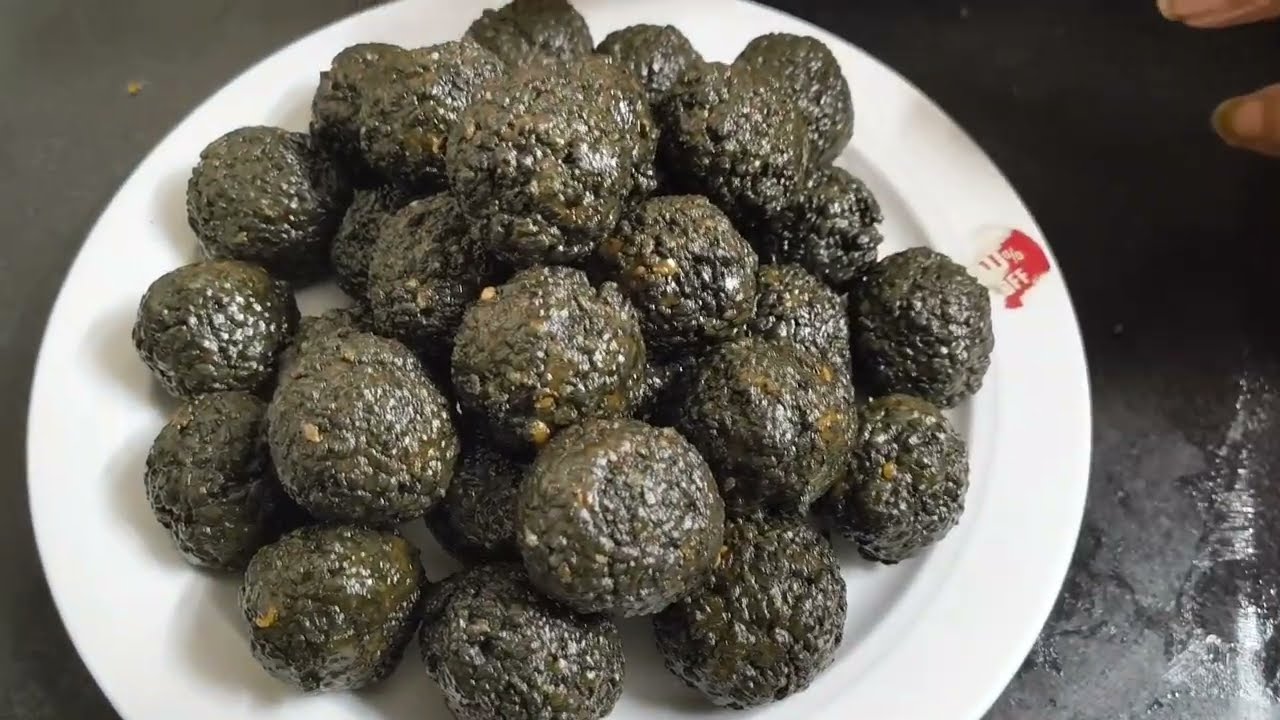 सकट चौथ पूजा के लिए बनाए काले तिल के लड्डू