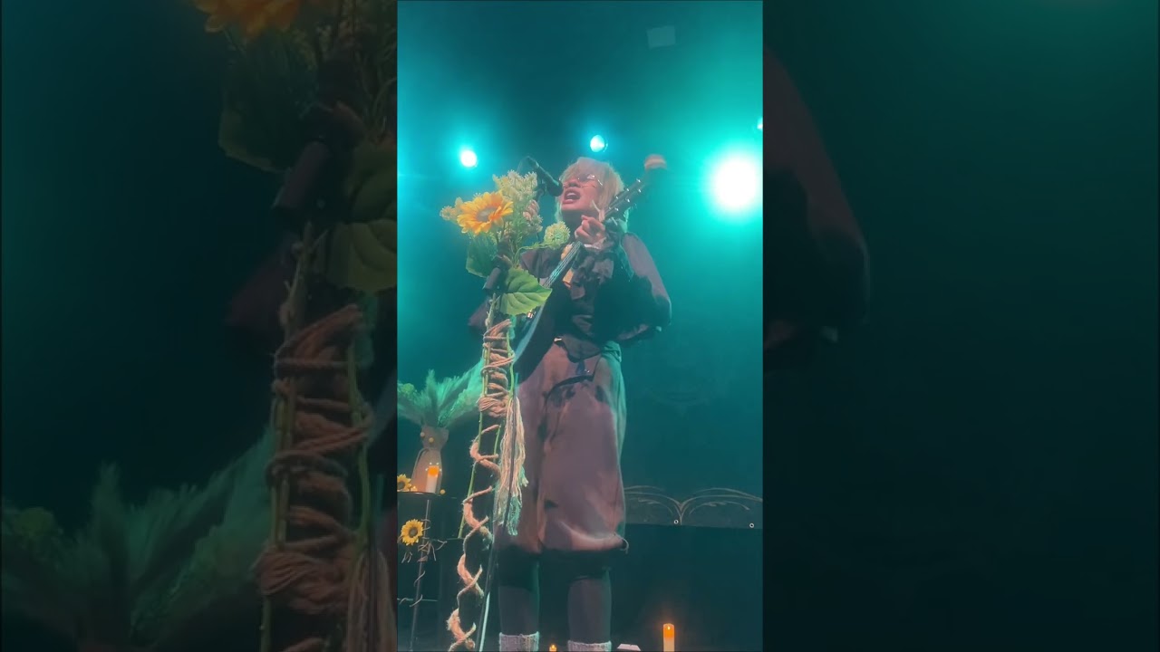 Yaelokre on tour in San Francisco, Nov 16, 2025