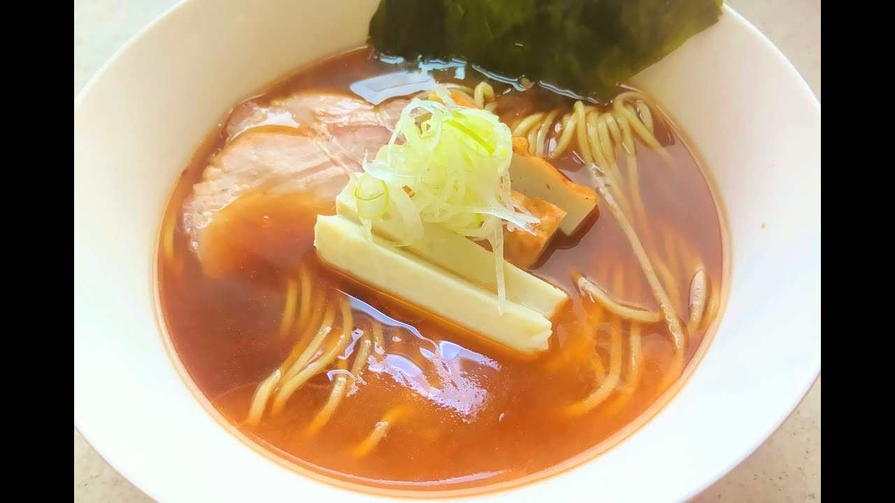 琴浦ラーメンその１カネマス醤油ダレとトマトオイル【ねこけち】Ramen made with ingredients from Kotoura