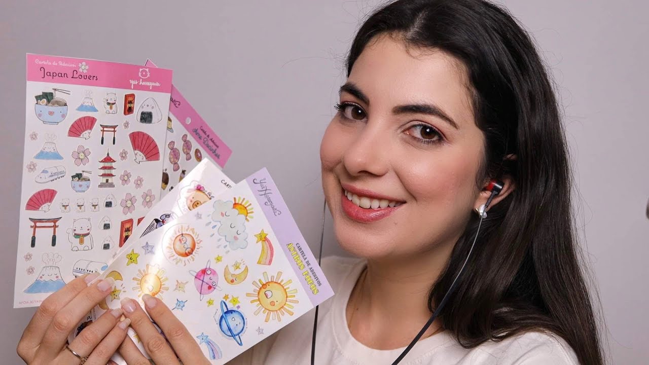 ASMR ROLEPLAY: ALUNA NOVA FAZ AMIZADE COM VOCÊ NA ESCOLA - Sweet Carol