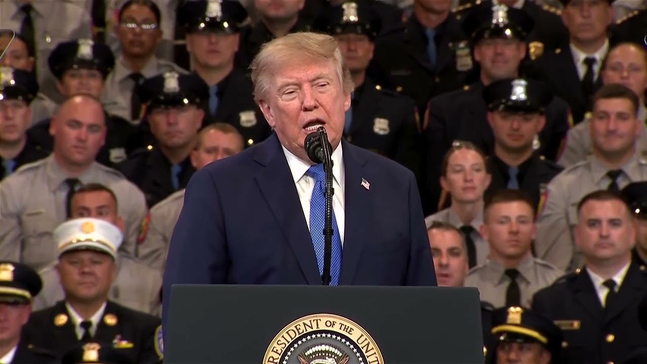 Рейтинг одобрения Трампа упал до рекордно низких 33% на фоне опасений войны с Ираном