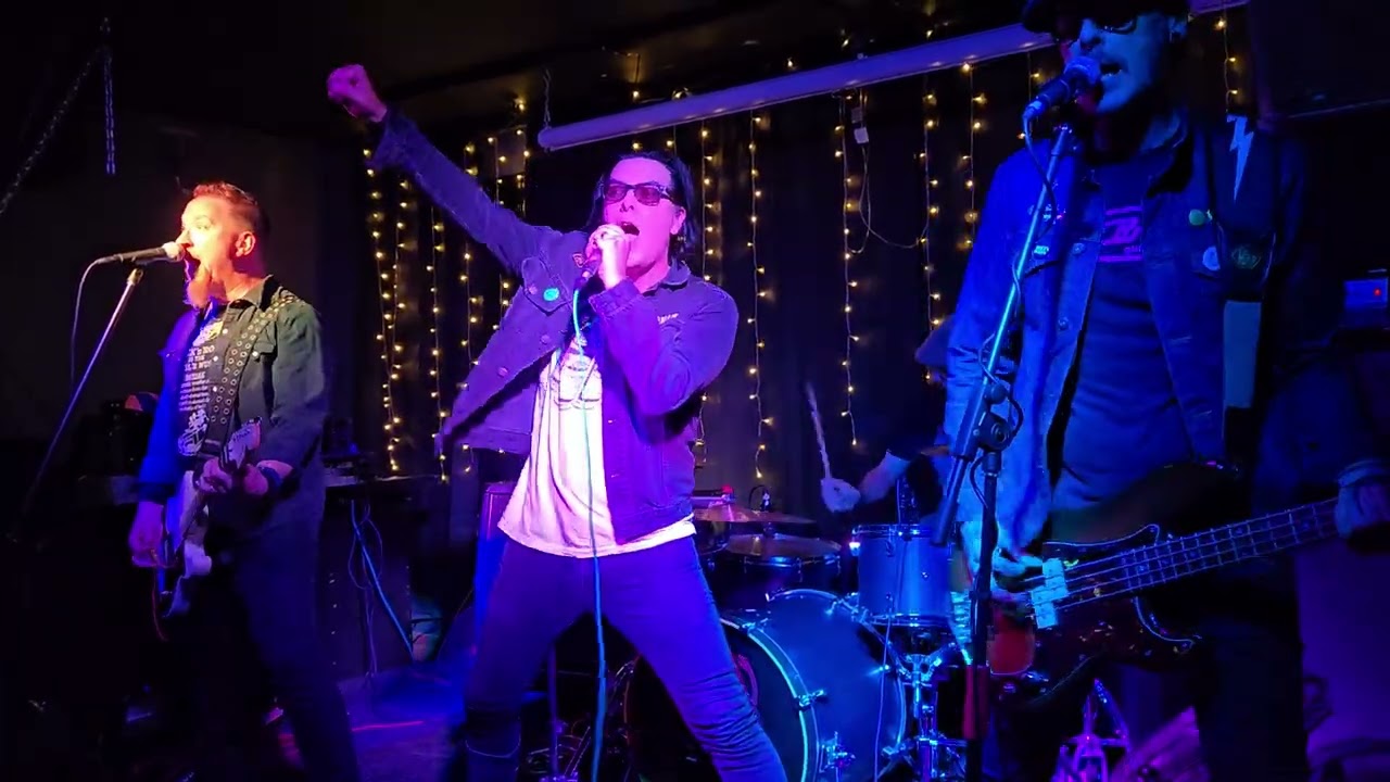 Eric13 & The Pinheads 