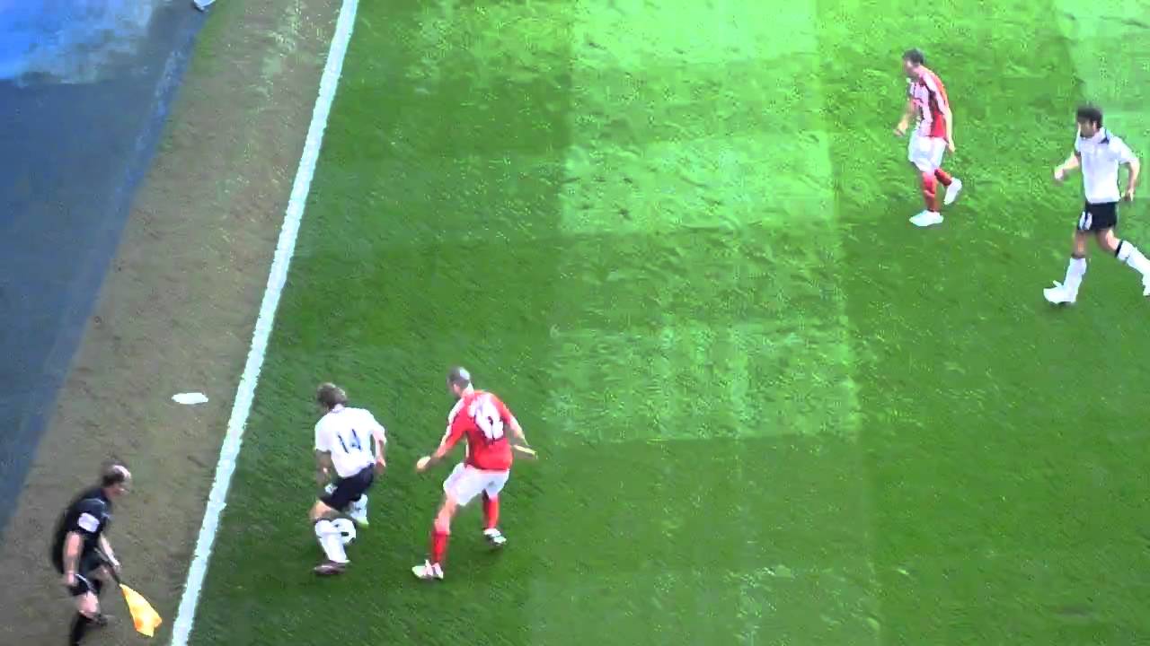 Tottenham v Stoke City - Van der Vaart corner and Modric skills