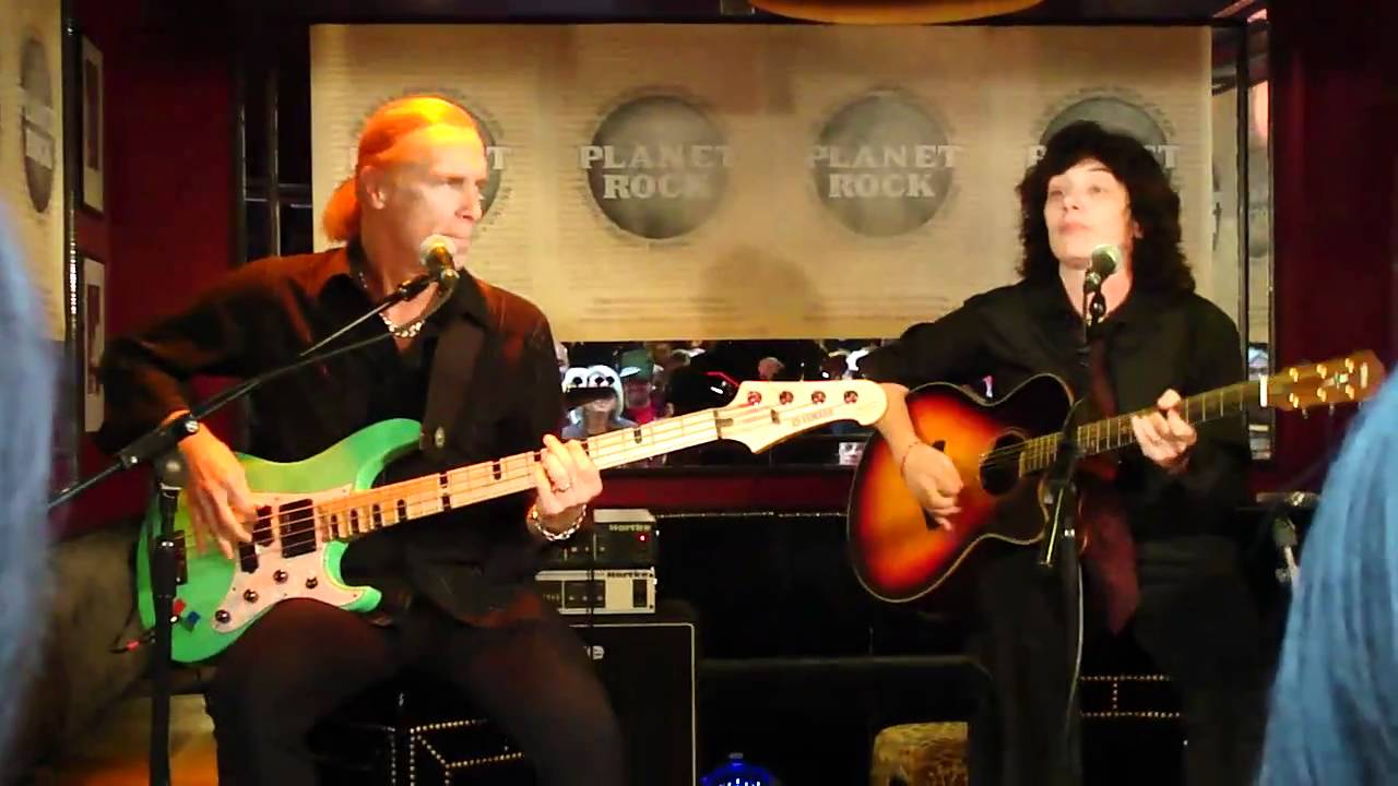 Electrified (Mr. Big) - Eric Martin and Billy Sheehan - London 17/11/10 OFF THE RECORD