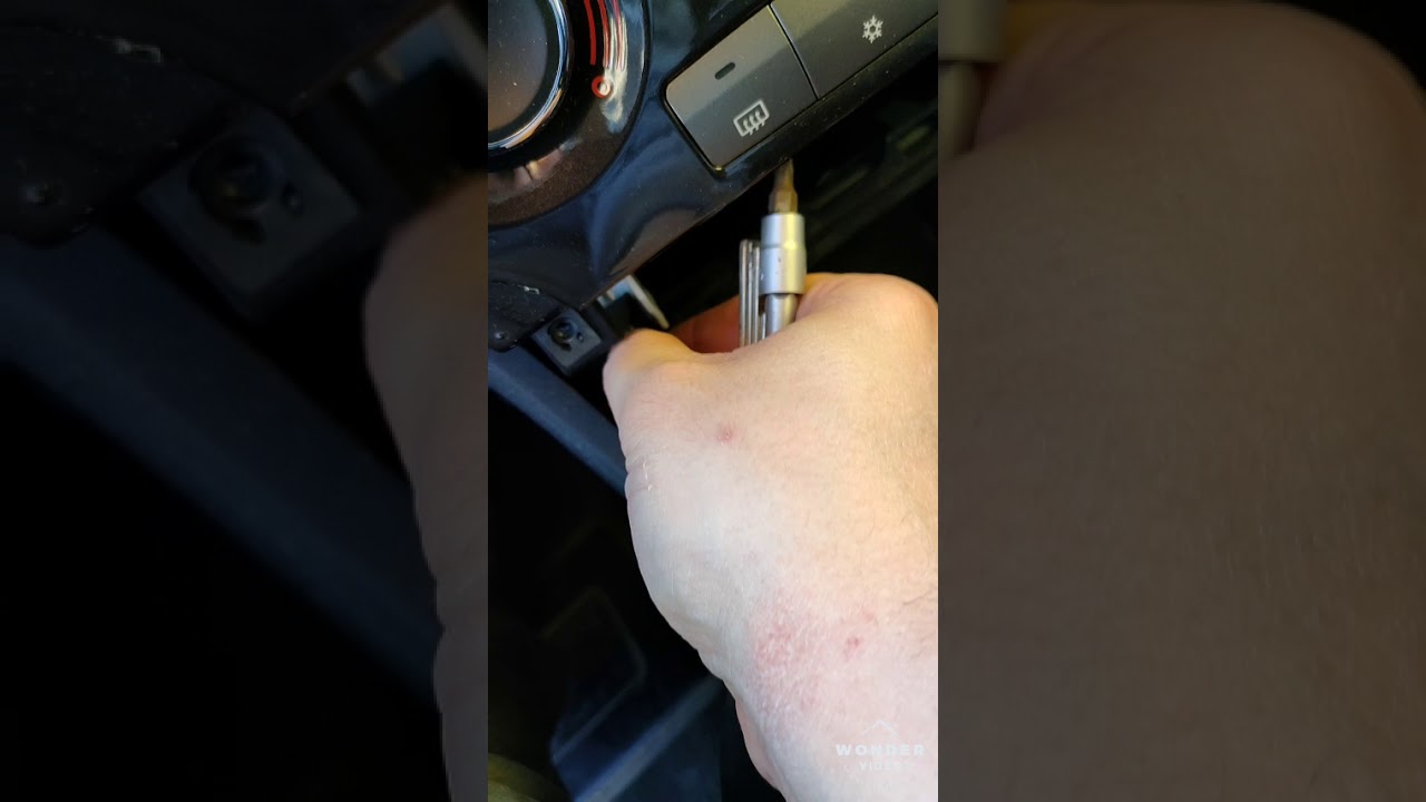 Smontaggio per il cambio lampadine clima manuale Fiat Bravo