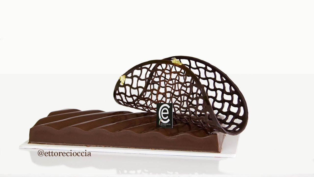 Turrón de Chocolate con Crujiente de Praliné y Nueces