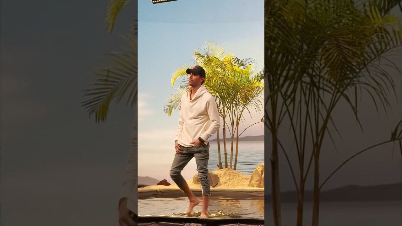 🎬 Enrique Iglesias from the sets of Fria music video ft Yotuel🍻 #EnriqueIglesias #FinalAlbum #Fria