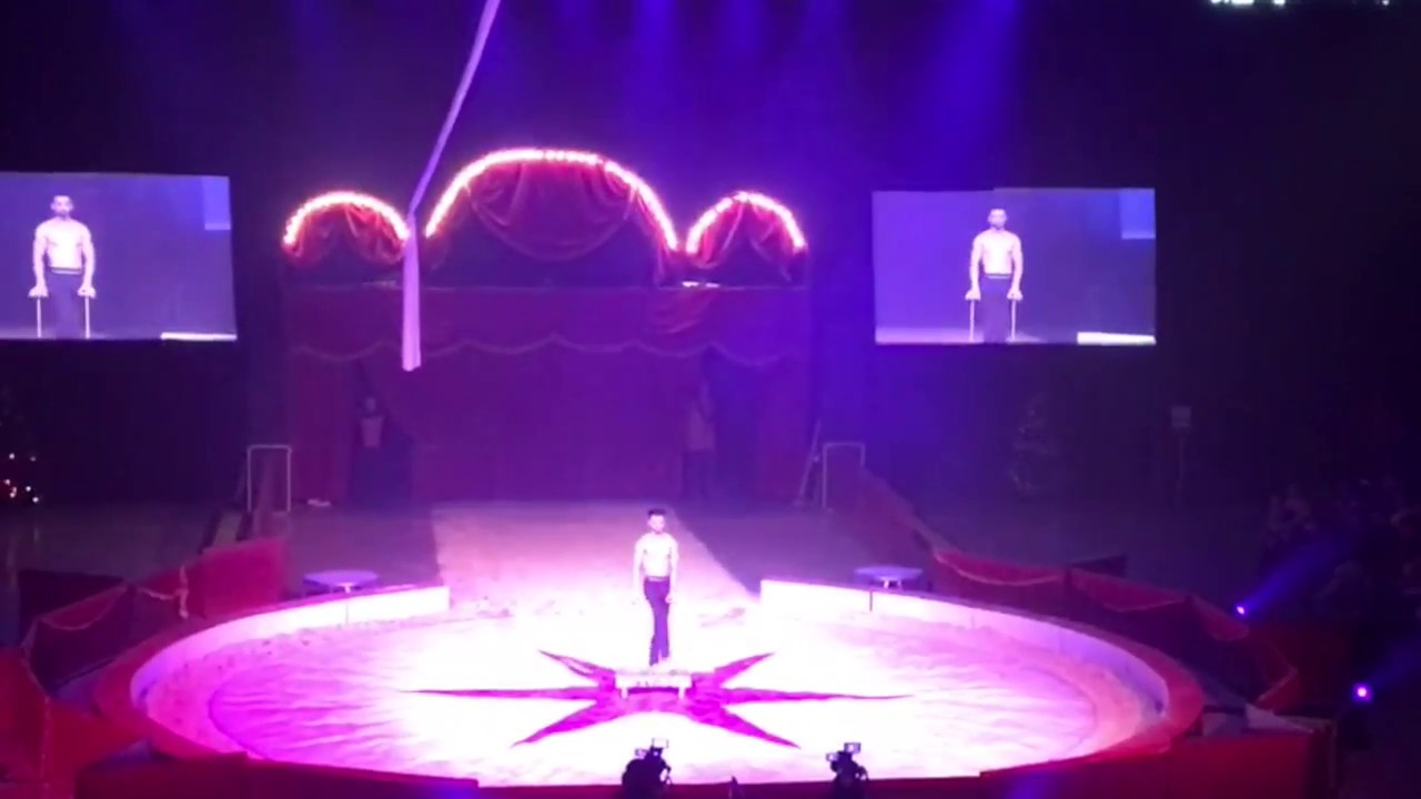 Adil Hajji équilibriste - Rouen - Kindaréna - décembre 2017