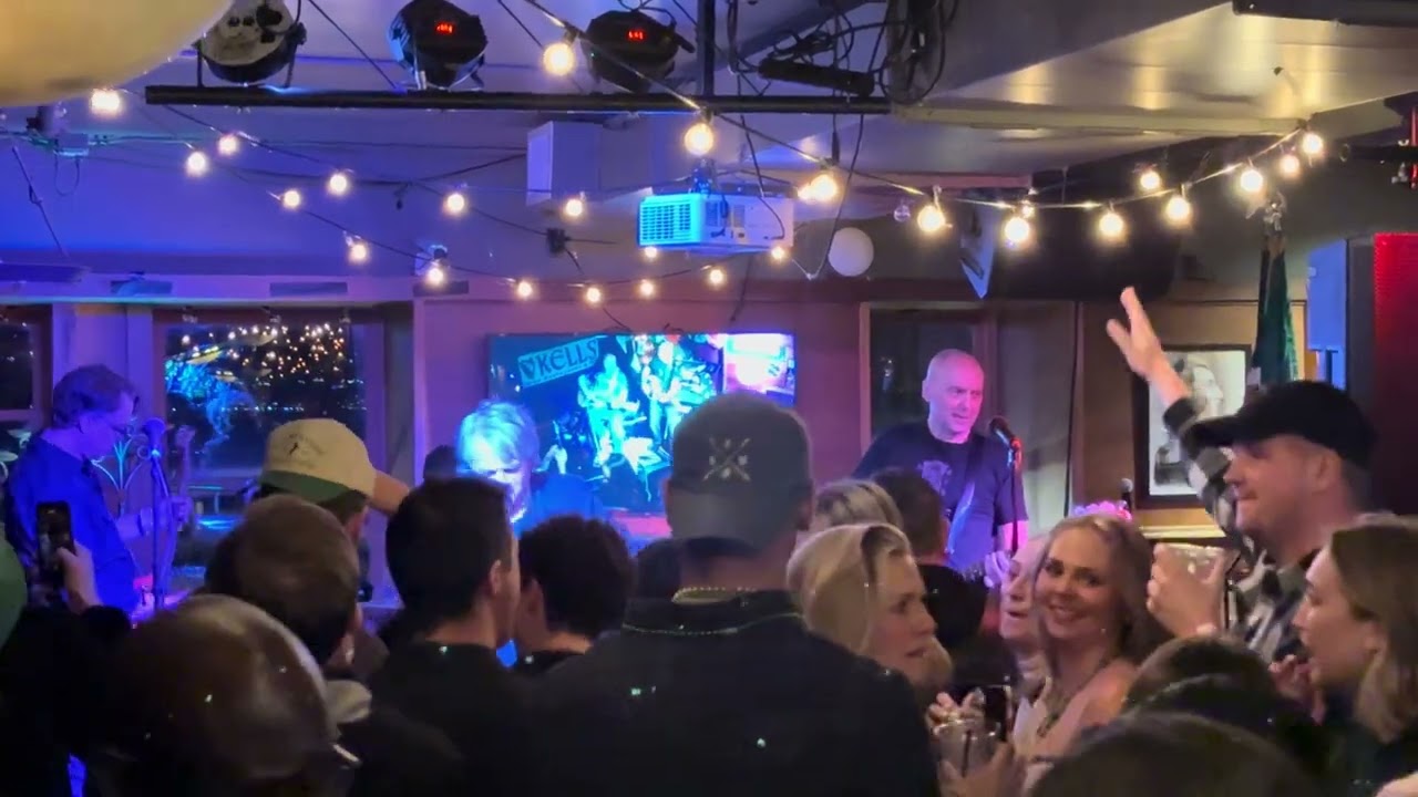 With or Without You - Vertigo Zoo: Трибьют U2 вживую в Kells Irish ☘️ Pub в Сиэтле, штат Вашингто...