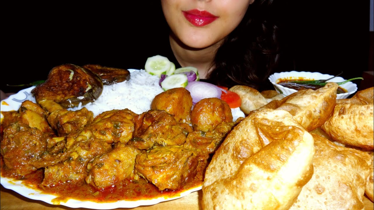 SPICY CHICKEN CURRY WITH BASMATI RICE AND SOFT LUCHI/PURI | BIG BITES | LUCHI & BEGUN BHAJA| MUKBANG