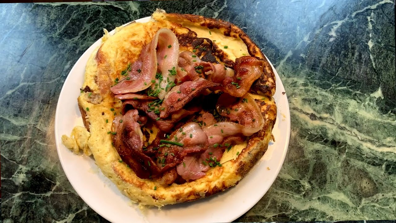 Egg Cake with Bacon/Skånsk äggakaka med stekt fläsk