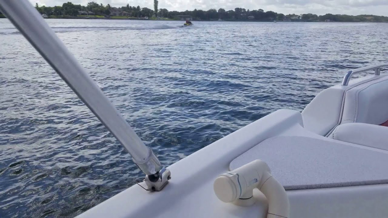 2005 Nautic Star 210 Sport Deck