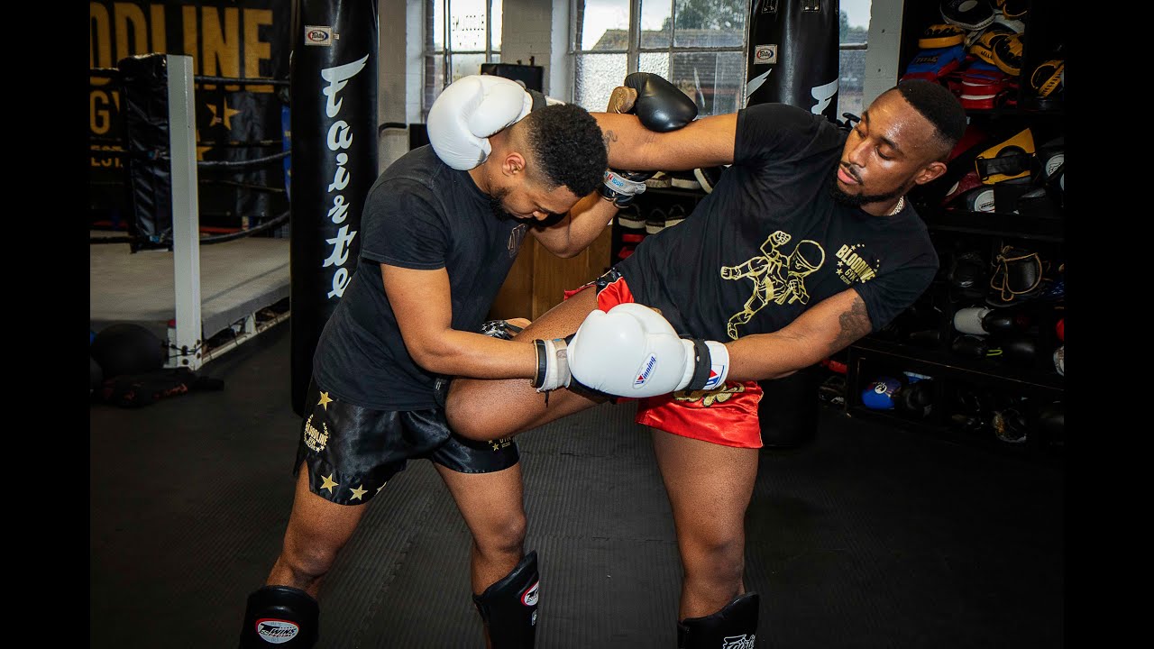 How to use the Barrier in Muay Thai with Phil Casper