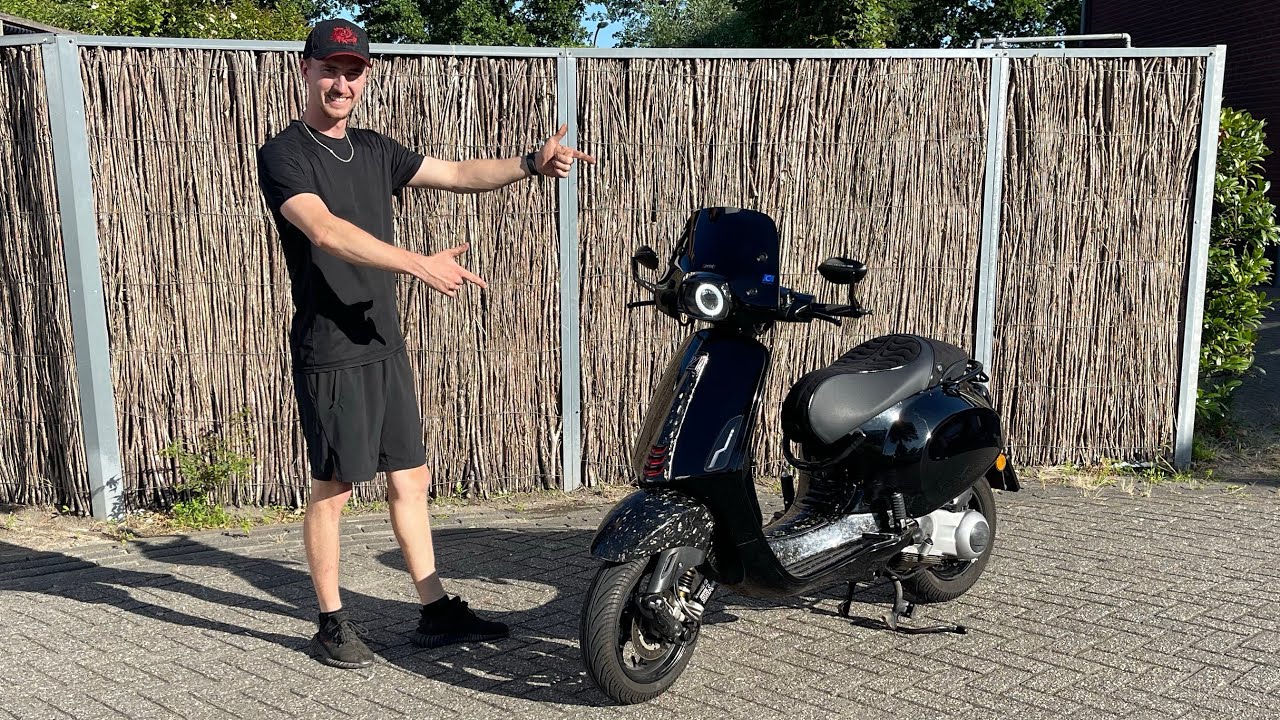 TESTRIT OP DE 125CC VESPA SPRINT
