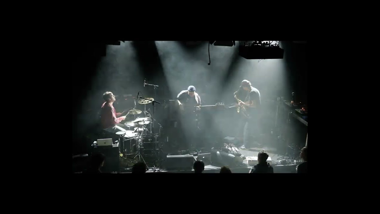 2025 03 01 Bandler Ching  @Muziekclub  4AD