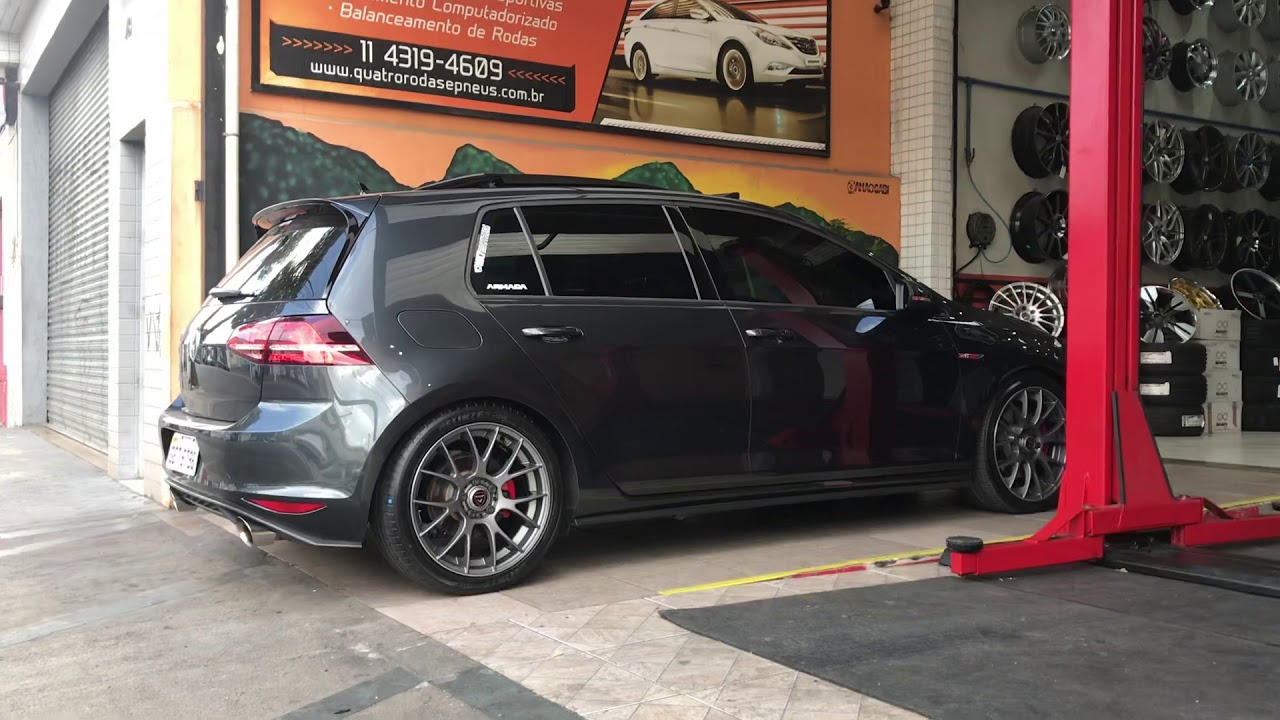 Vw Golf gti com rodas Vittoria Lombardia. Pneu Delinte 235/40r18 e mola esportiva Eibach