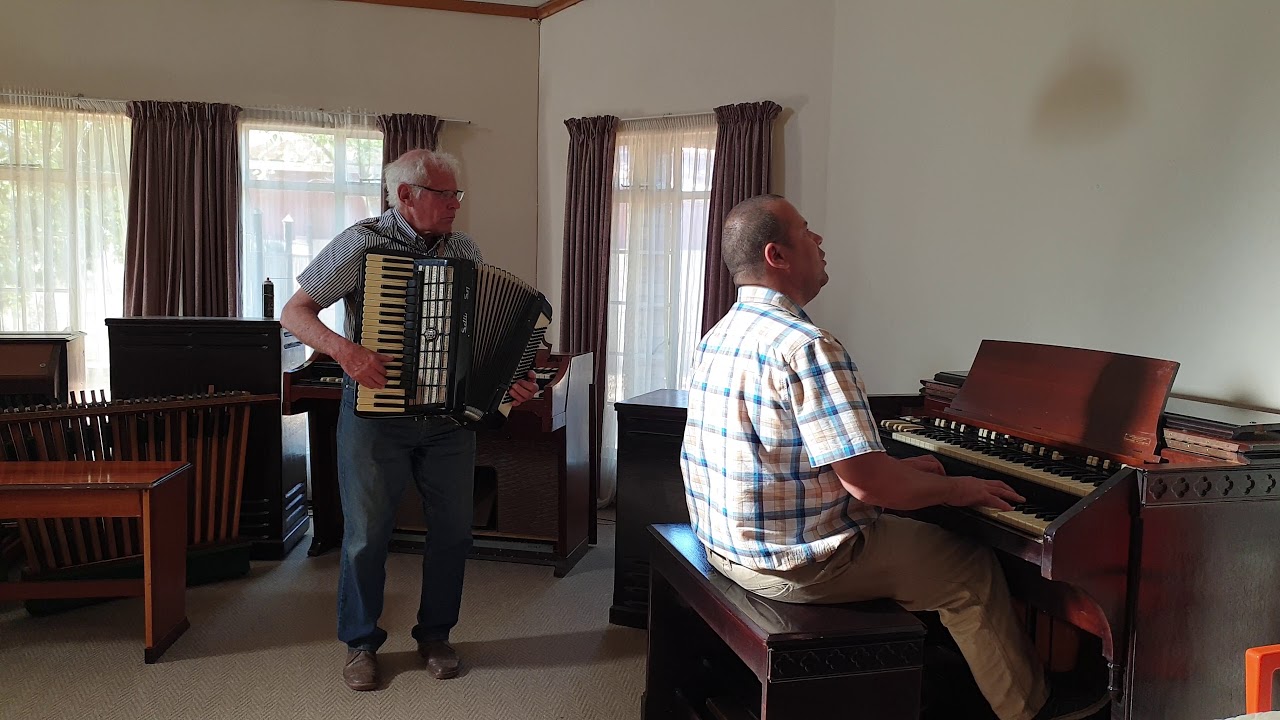 Hammond C3 with 145 Leslie. Settimo Soprani Accordion