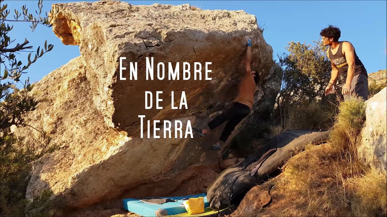Bouldering in Malaga | En Nombre de la Tierra | Boulder problem