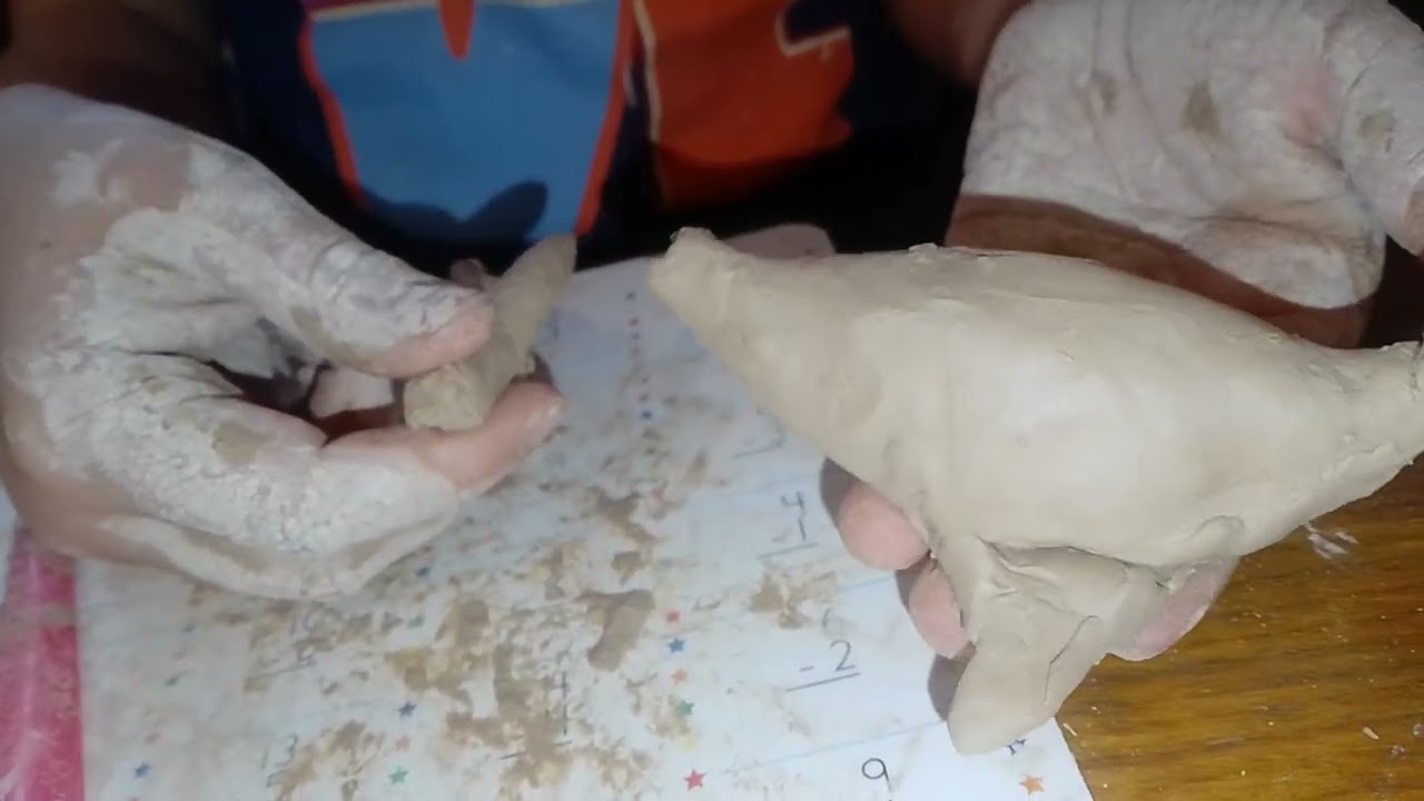Робота з дітьми. Продовження. Ліпка фігурок. Майбутні підвіски. #діти #дозвілля #ліпка #родина