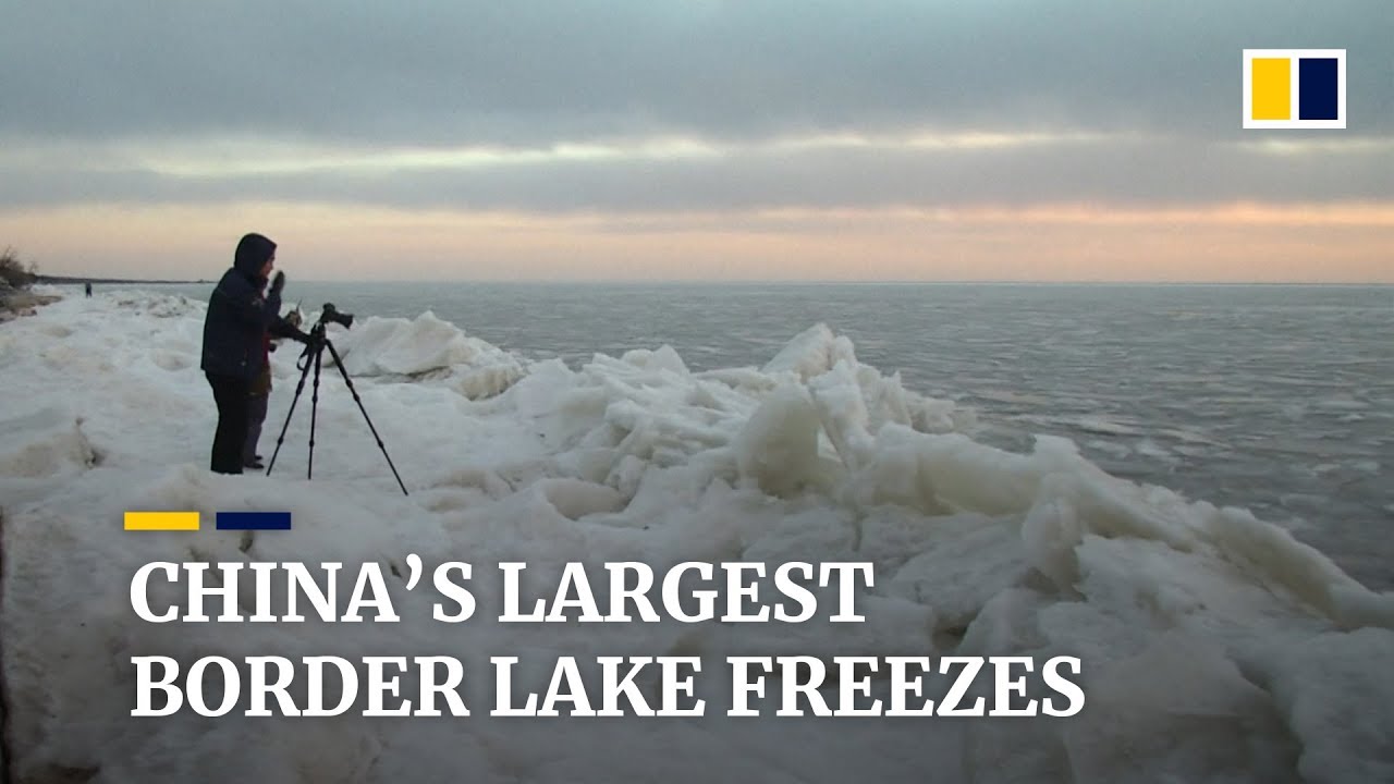 China&rsquo;s largest border lake freezes
