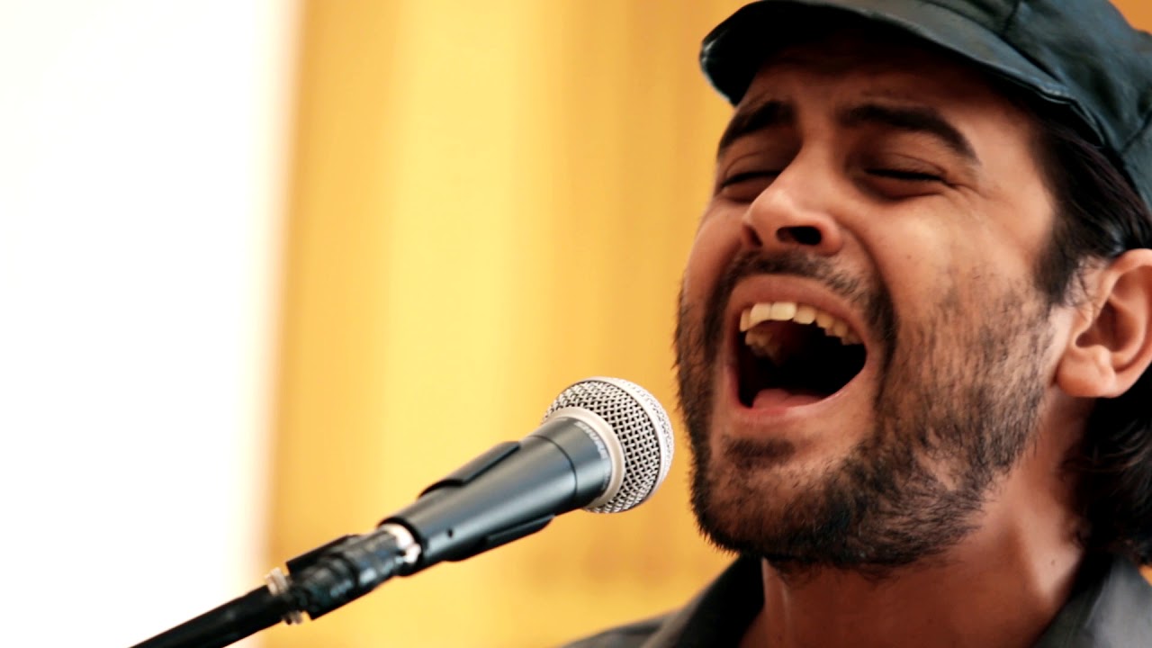 Todas las hojas son del viento (Luis Alberto Spinetta)/ Bruno Torino