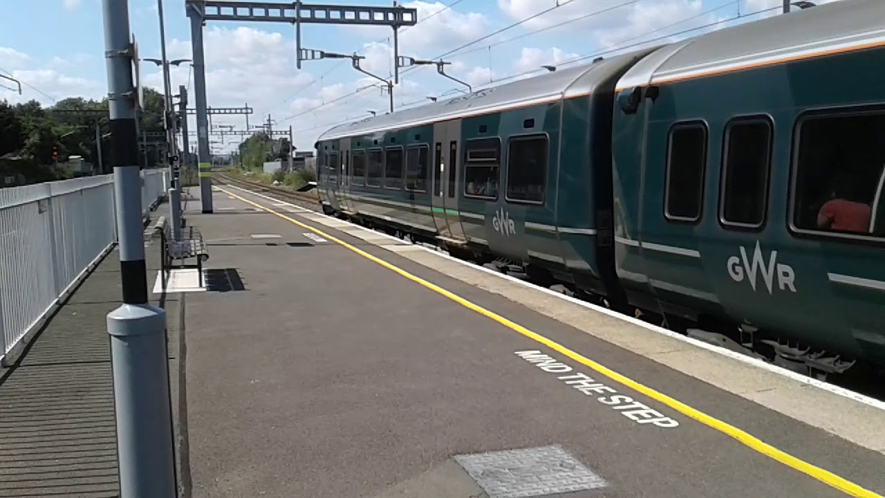 Trains at: Iver, GWML, 01/09/18