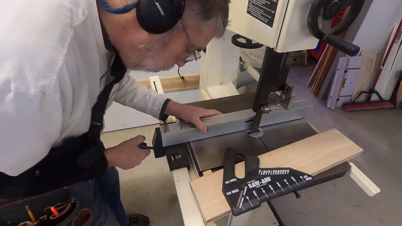 104 MikroBench - Resawing Scrap Board for FLOOR Boards