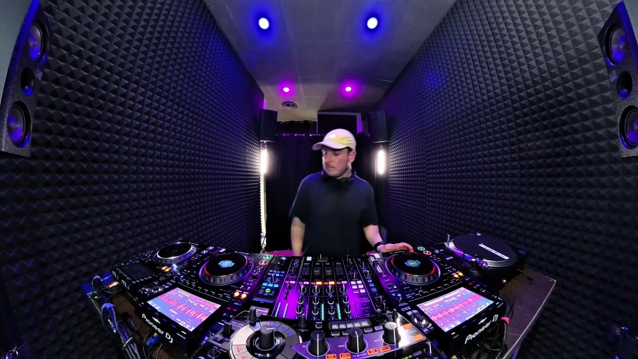 OLEK &ndash; Hypnotic Groove | Studio Session @Mixilabstudio 