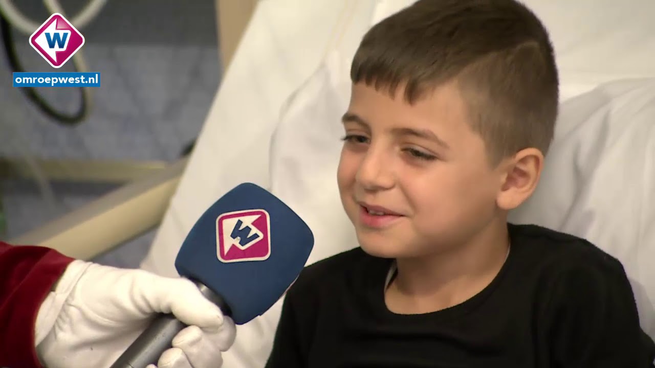 Sinterklaas bezoekt Julianakinderziekenhuis