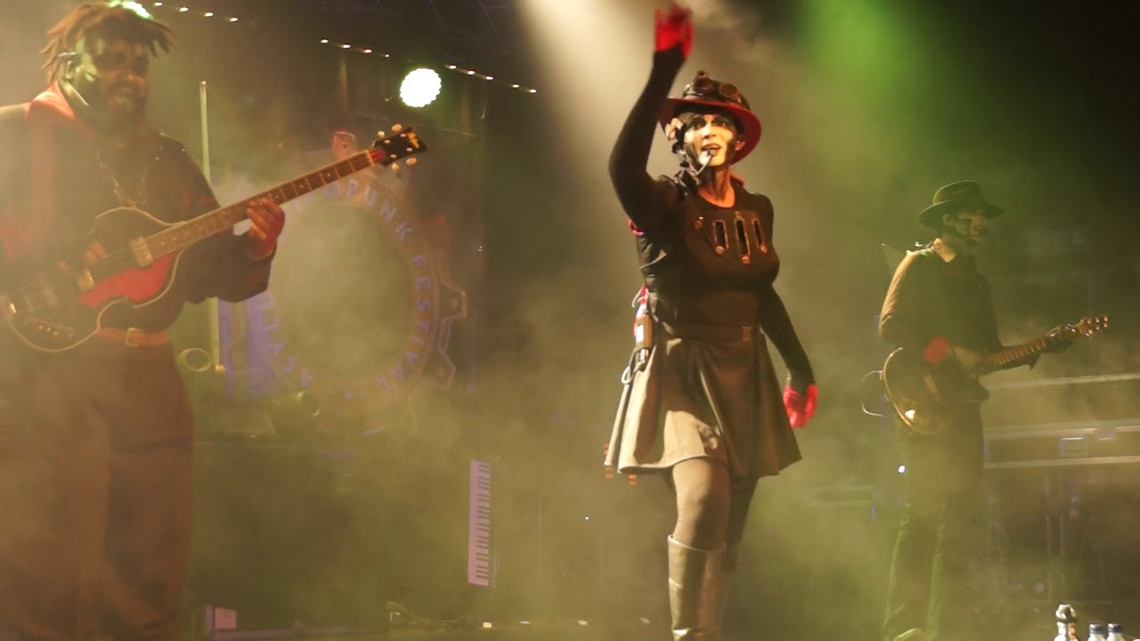 Steam Powered Giraffe - Honeybee (Live at the engine shed asylum fesival 2017)