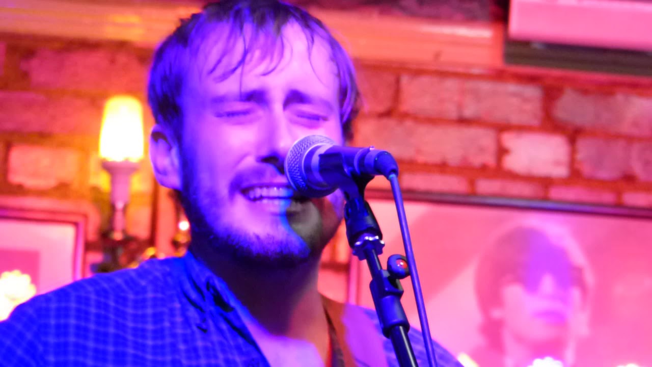 No woman, no cry. Frankie Connolly Band.