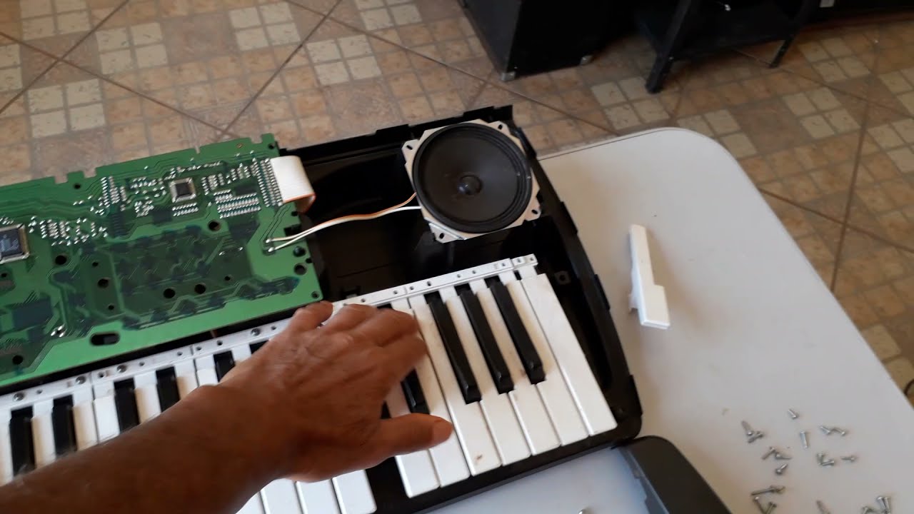Como consertar Teclado Cássio ctk700  com  tecla quebrada. Parte 1.